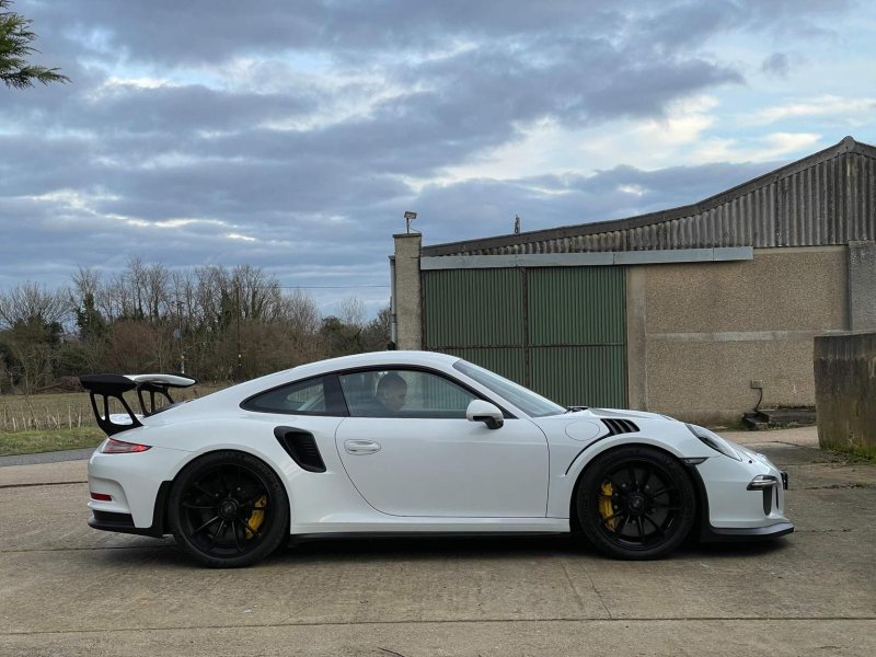 PORSCHE 911