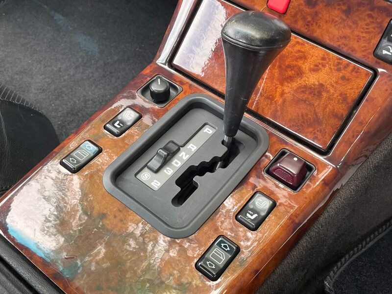 MERCEDES-BENZ 300
