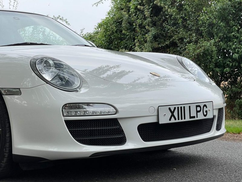 PORSCHE 911