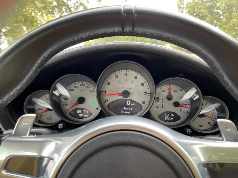PORSCHE 911