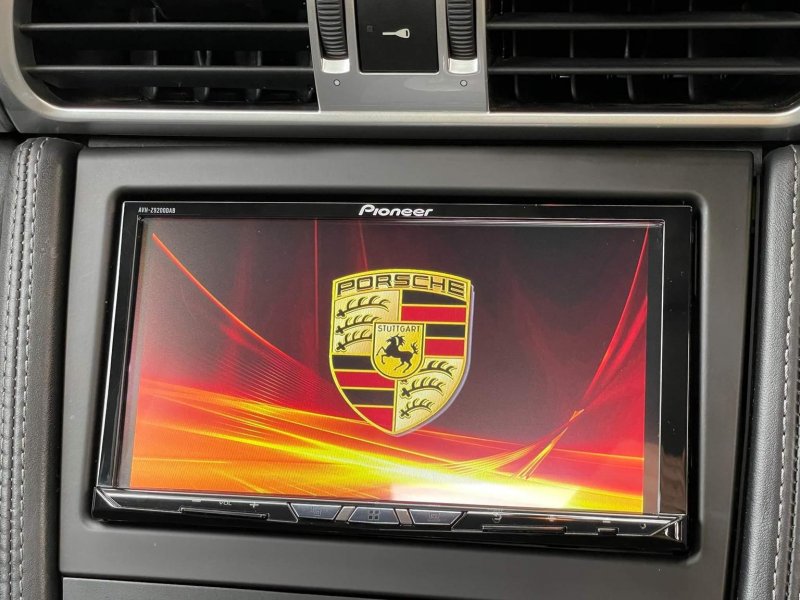 PORSCHE 911