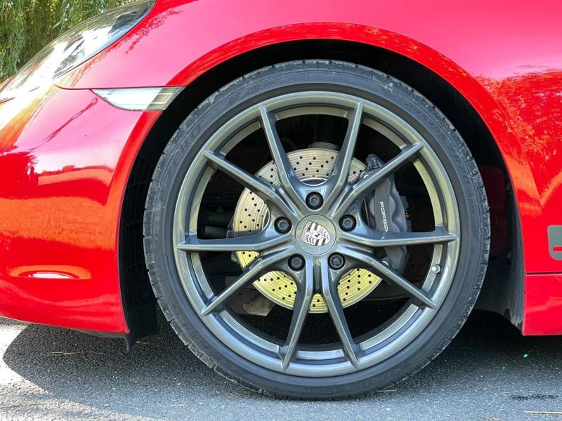 PORSCHE 718