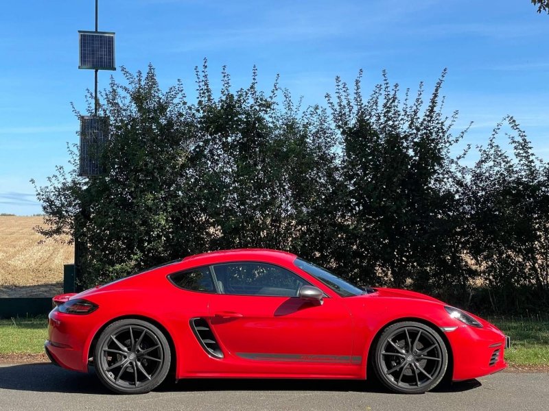 PORSCHE 718