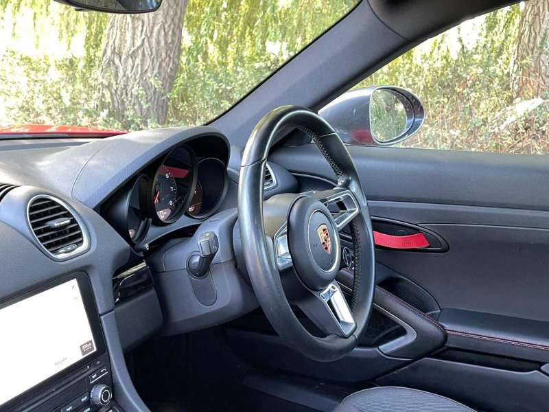 PORSCHE 718