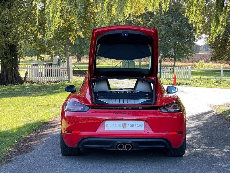 PORSCHE 718