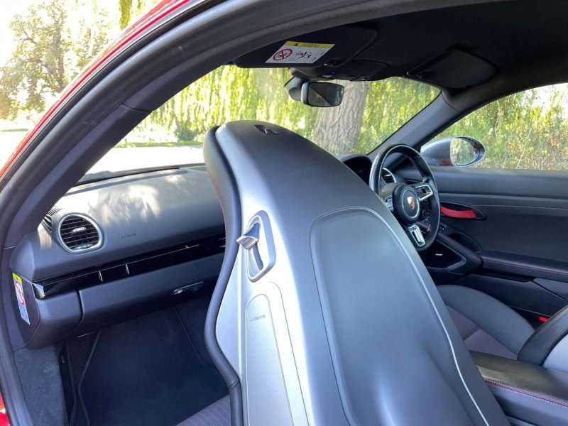 PORSCHE 718