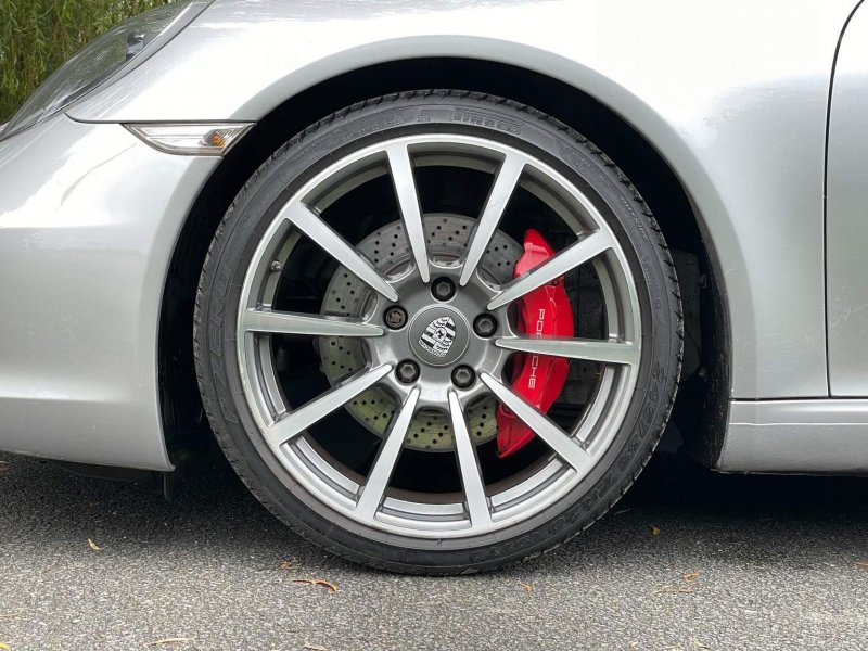 PORSCHE 911
