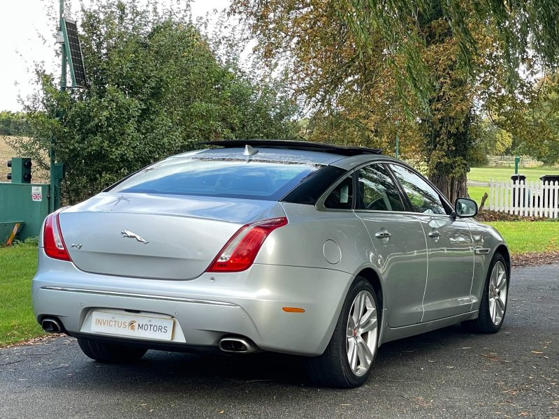 JAGUAR XJ