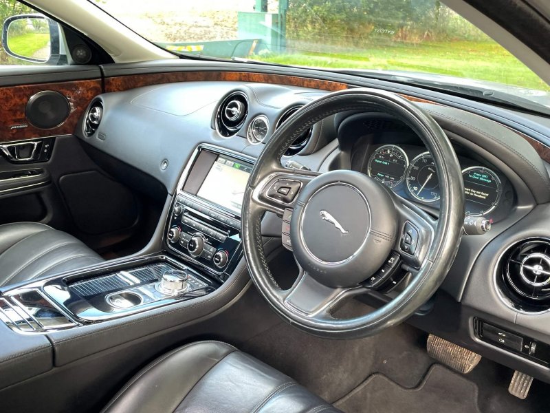 JAGUAR XJ