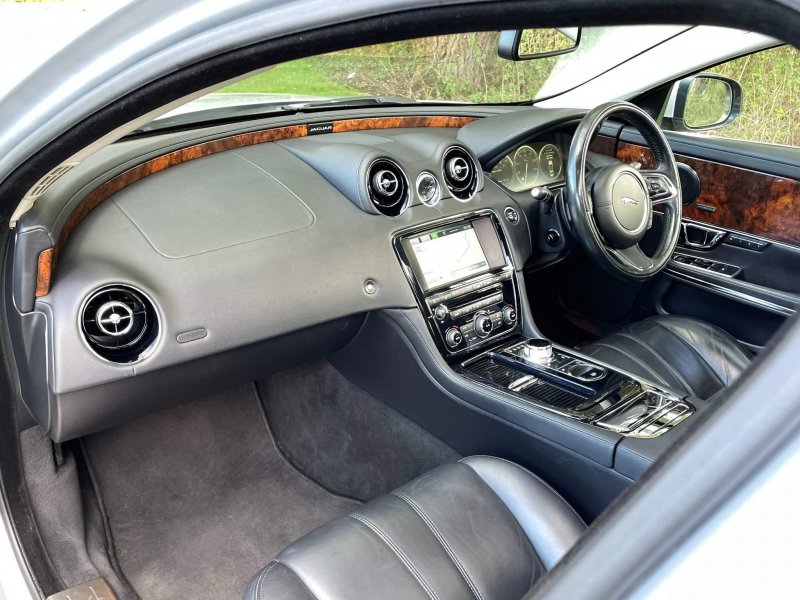 JAGUAR XJ