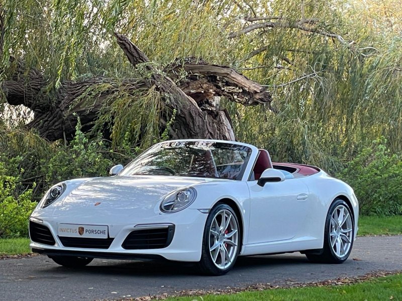 PORSCHE 911