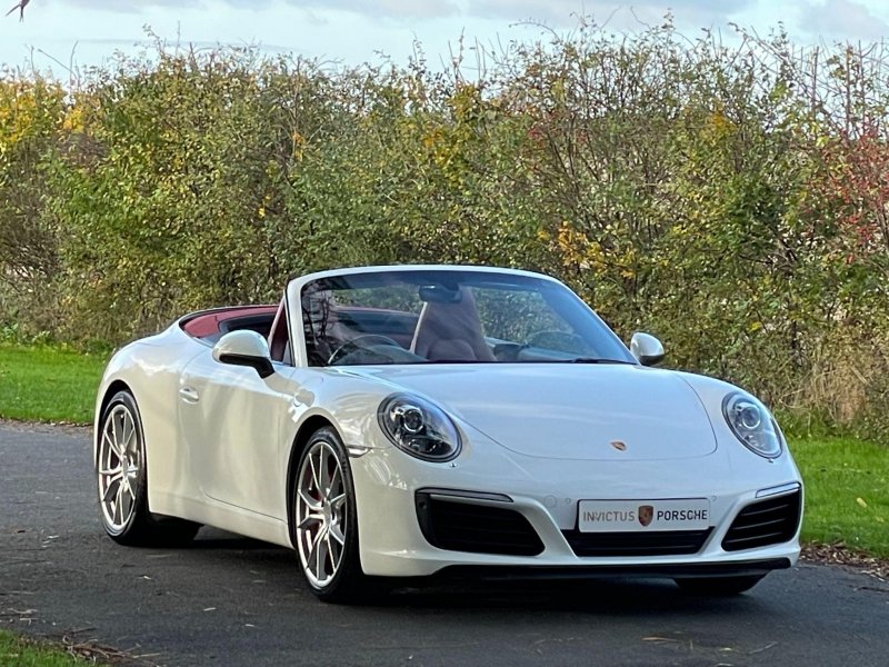 PORSCHE 911
