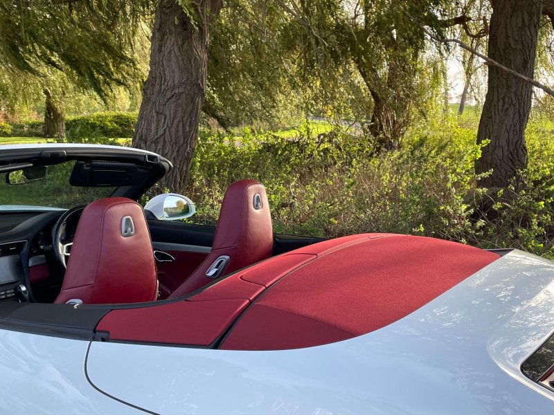 PORSCHE 911