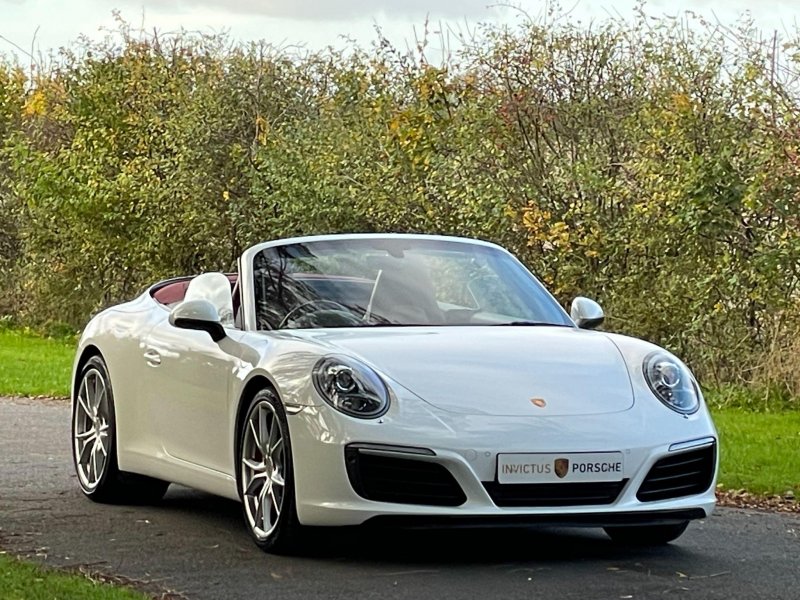 PORSCHE 911