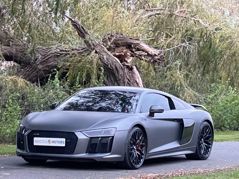 AUDI R8
