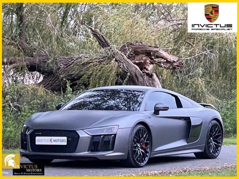 AUDI R8