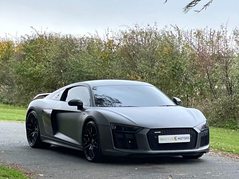 AUDI R8