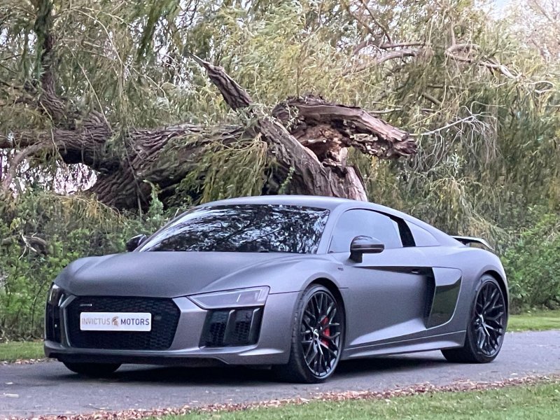 AUDI R8