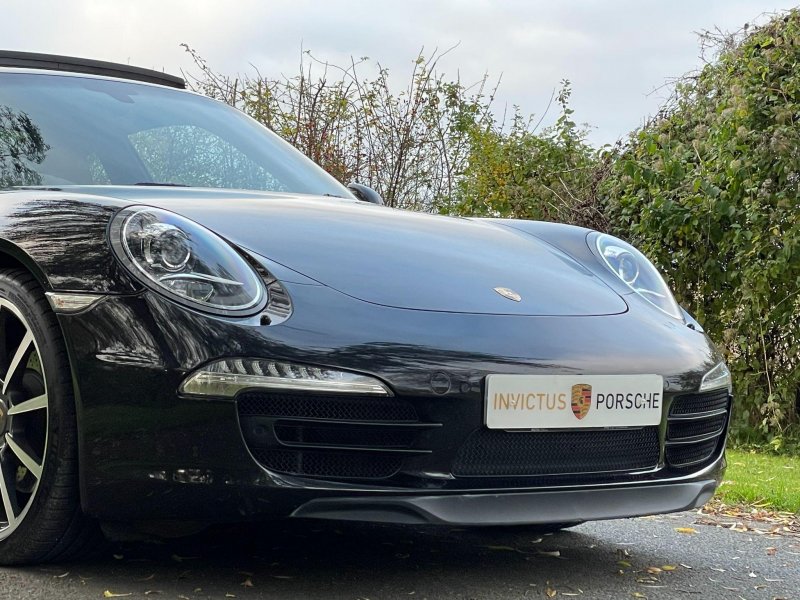 PORSCHE 911