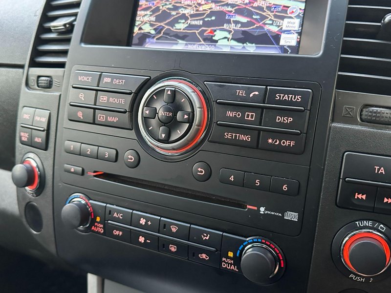 NISSAN NAVARA