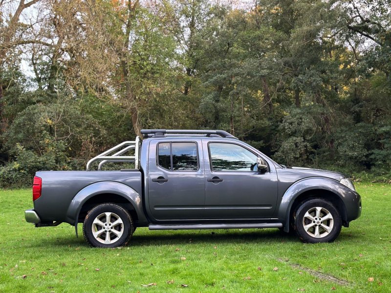 NISSAN NAVARA
