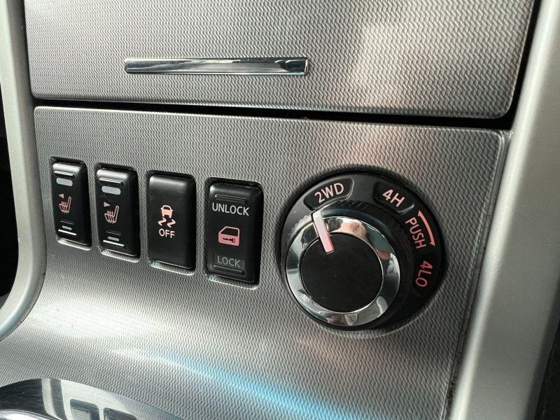 NISSAN NAVARA