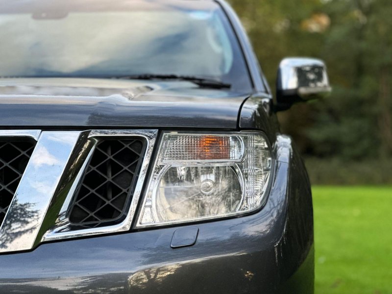 NISSAN NAVARA
