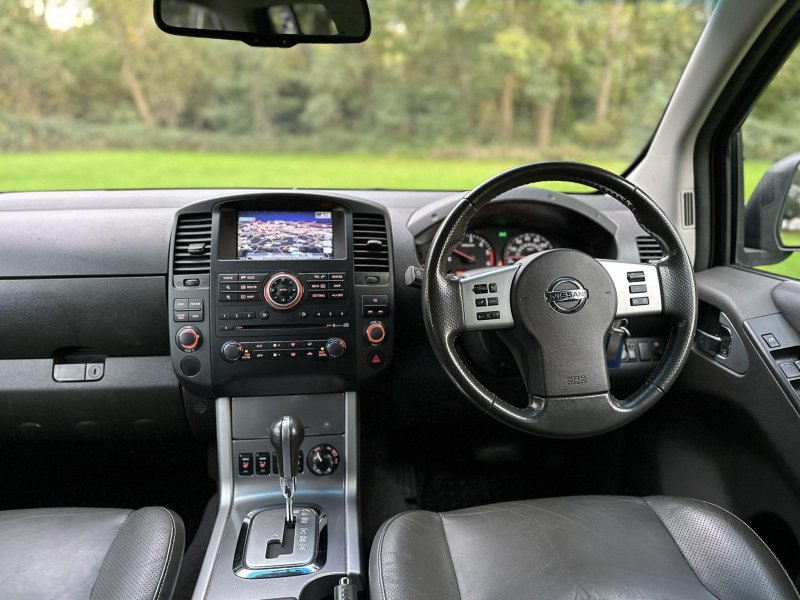 NISSAN NAVARA