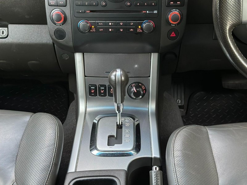 NISSAN NAVARA