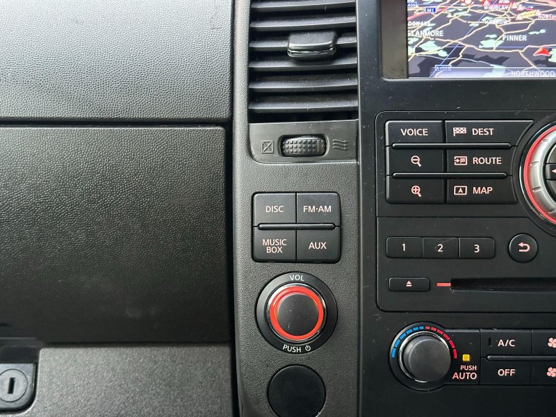 NISSAN NAVARA