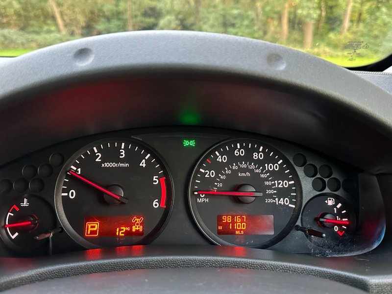 NISSAN NAVARA