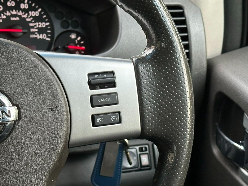 NISSAN NAVARA