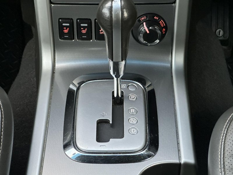 NISSAN NAVARA