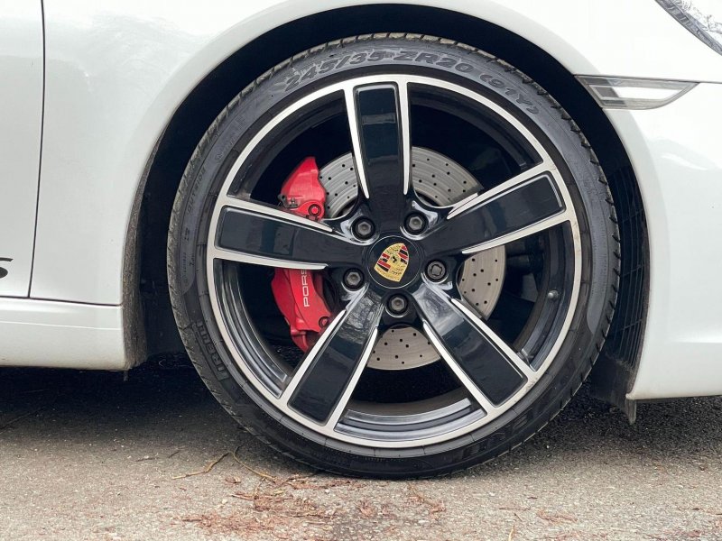PORSCHE 911