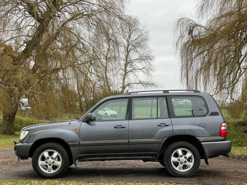 TOYOTA LAND CRUISER AMAZON