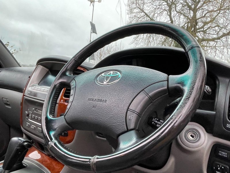 TOYOTA LAND CRUISER AMAZON