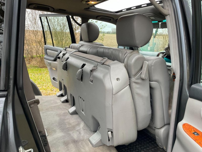 TOYOTA LAND CRUISER AMAZON