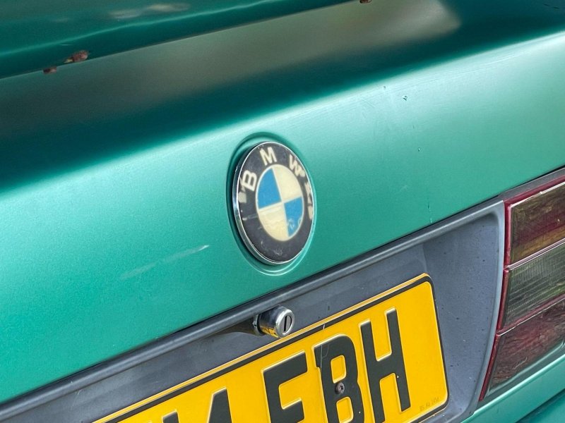 BMW 3 SERIES