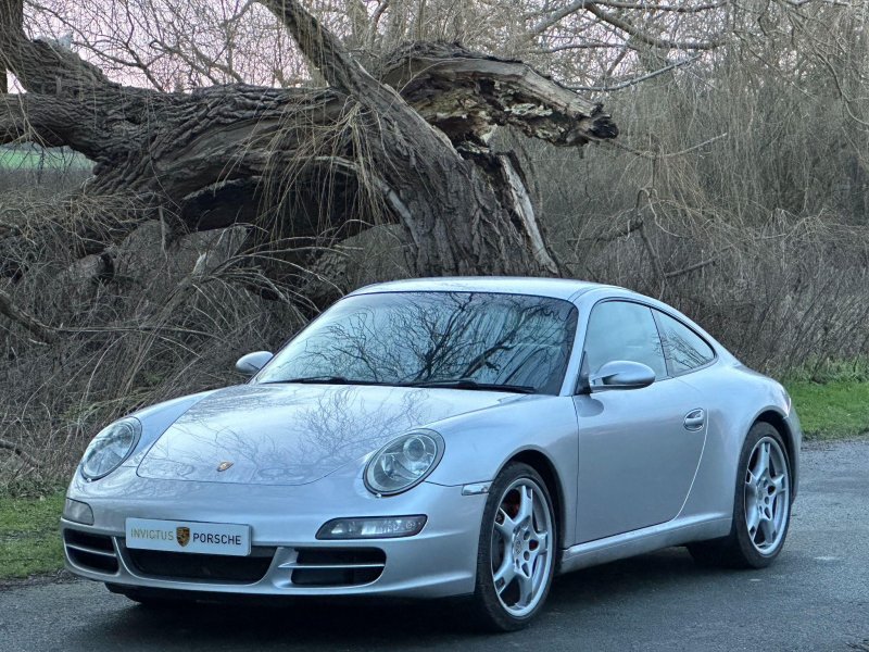 PORSCHE 911
