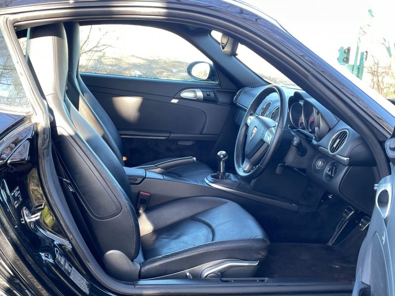 PORSCHE CAYMAN