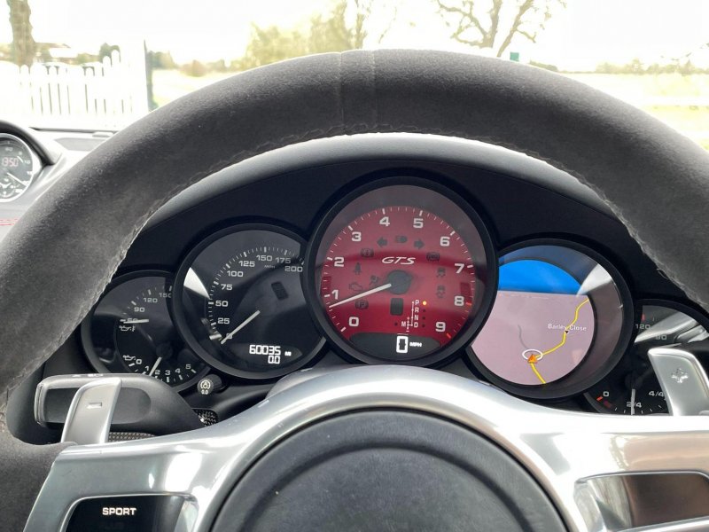 PORSCHE 911