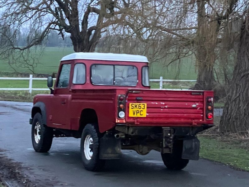 LAND ROVER DEFENDER 110