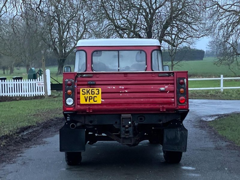 LAND ROVER DEFENDER 110