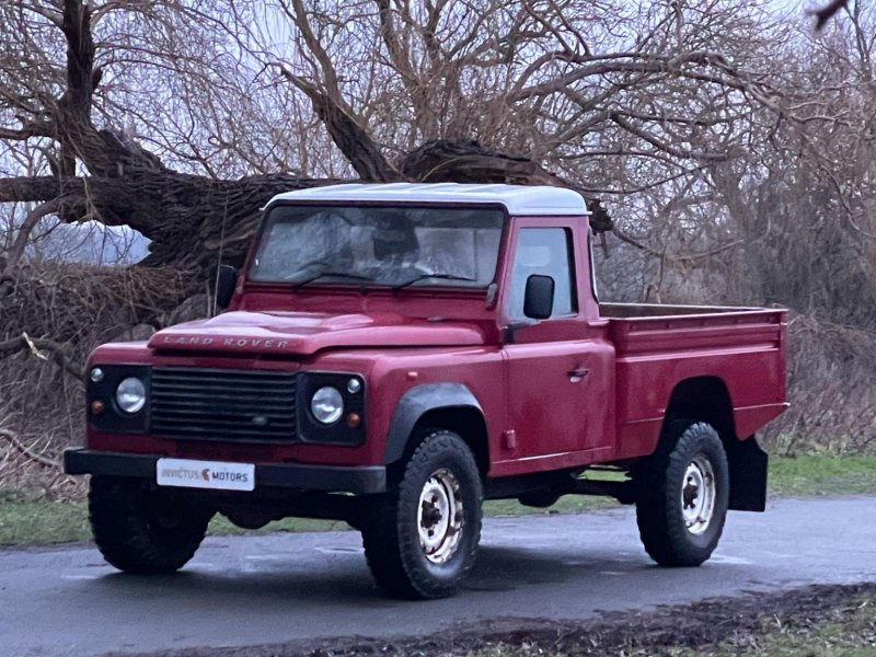 LAND ROVER DEFENDER 110
