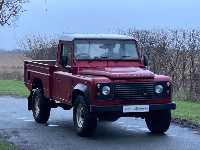 LAND ROVER DEFENDER 110