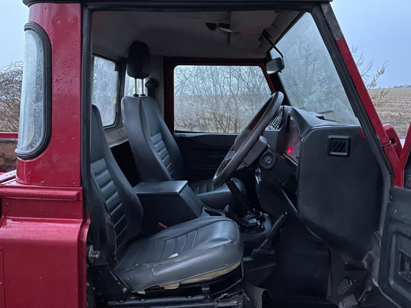 LAND ROVER DEFENDER 110
