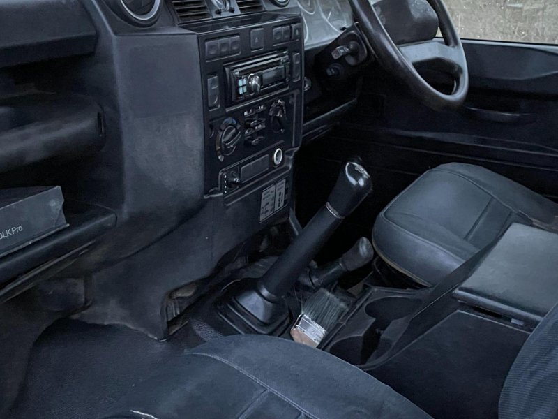 LAND ROVER DEFENDER 110
