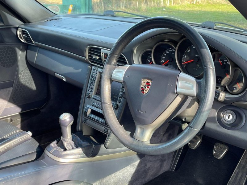 PORSCHE 911