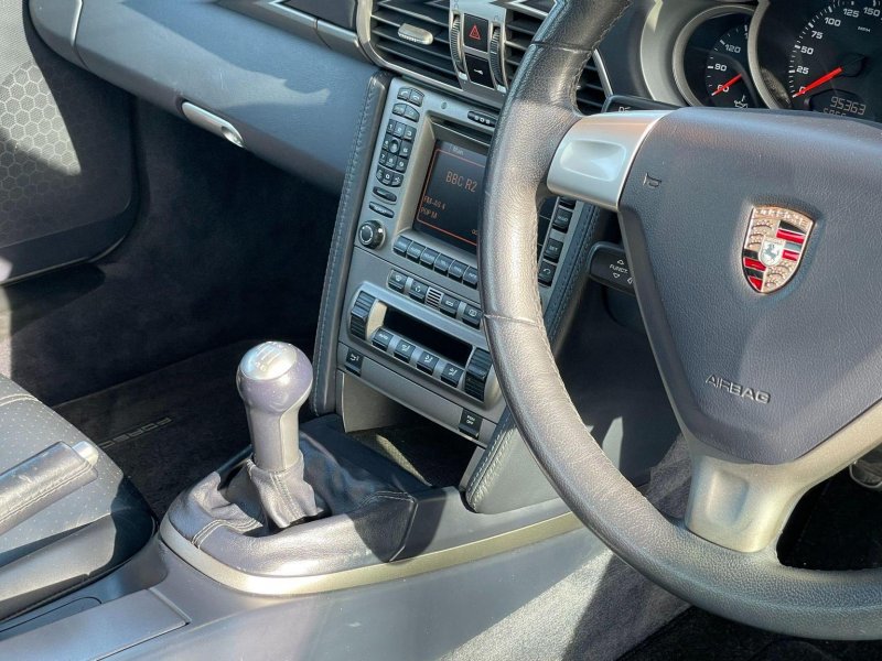 PORSCHE 911