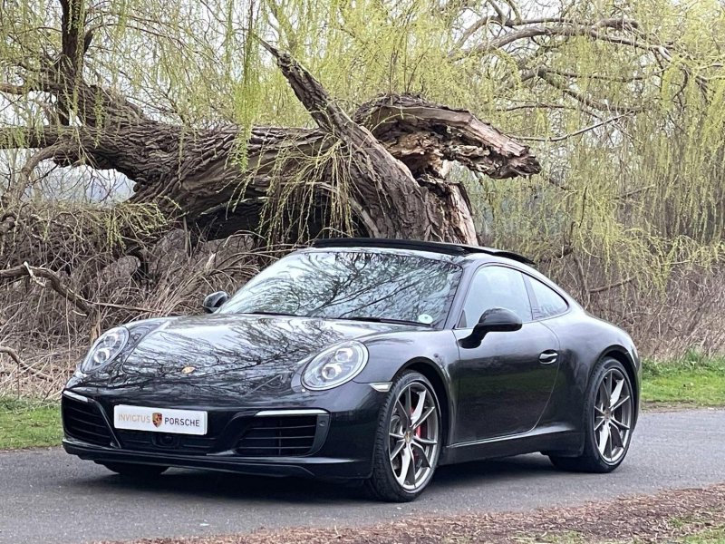PORSCHE 911